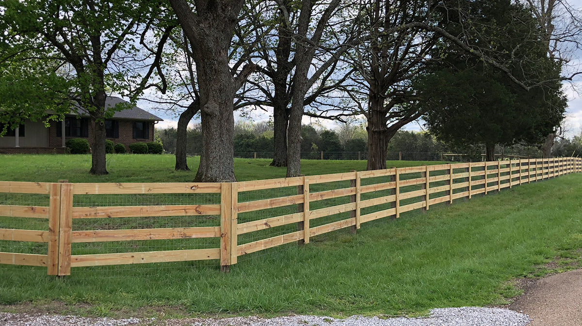 Residential Fence Builder in Tennessee and Kentucky