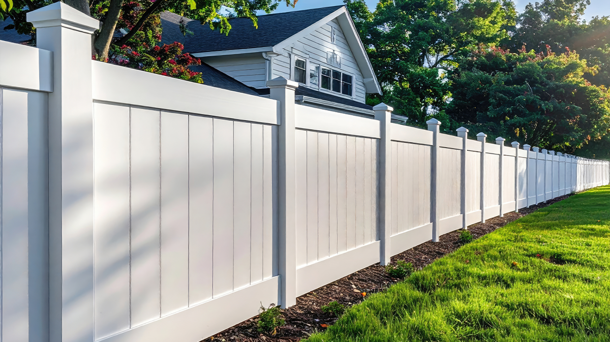 Residential Vinyl Fencing built by Circle W Fence Solutions serving Tennessee and Kentucky